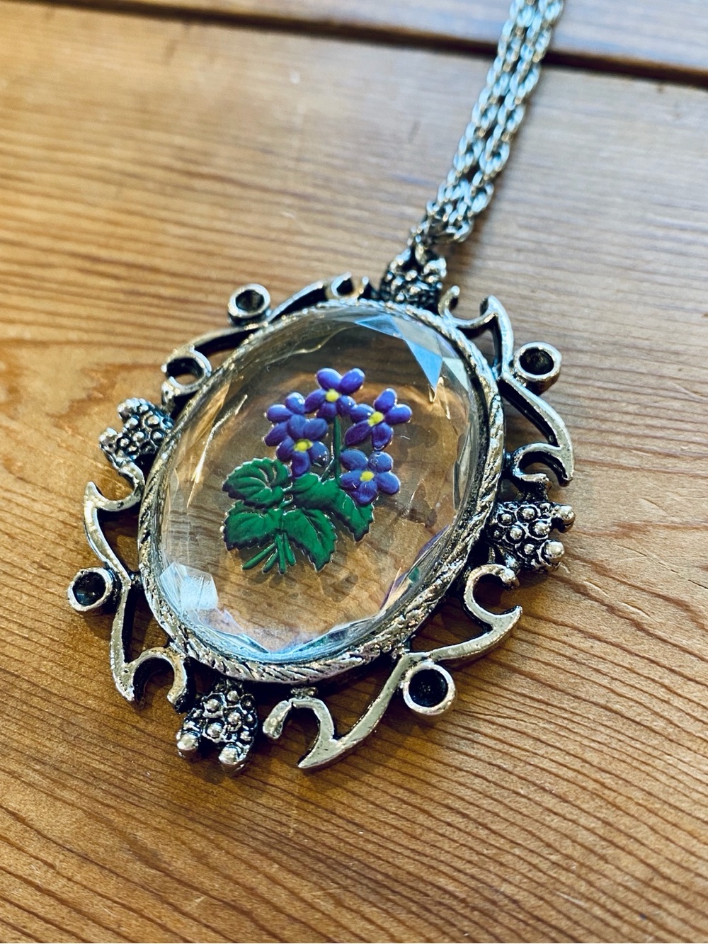 Vintage 60s Silver Pendant Necklace with Carved Glass Violet Flower